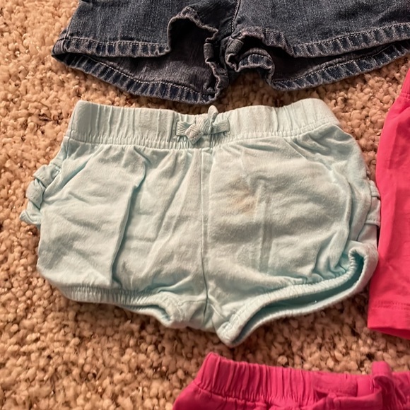 Set of shorts for baby girl size 6 months - Picture 5 of 8